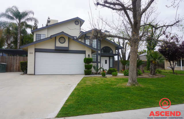 Large Home in a Cul-De-Sac - 13113 Amanda Court, Bakersfield, CA 93314