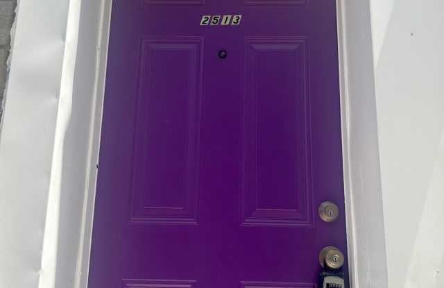 2513 Francis Street - 1 Gallery 2