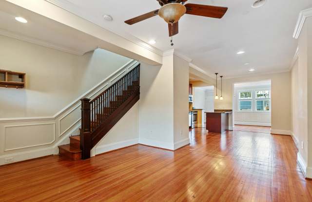 1712 D Street Southeast - A Gallery 2
