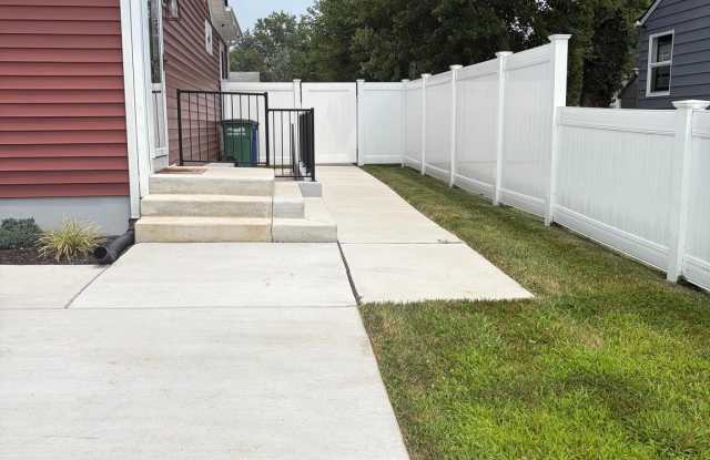143 BANNISTER Avenue Gallery 3