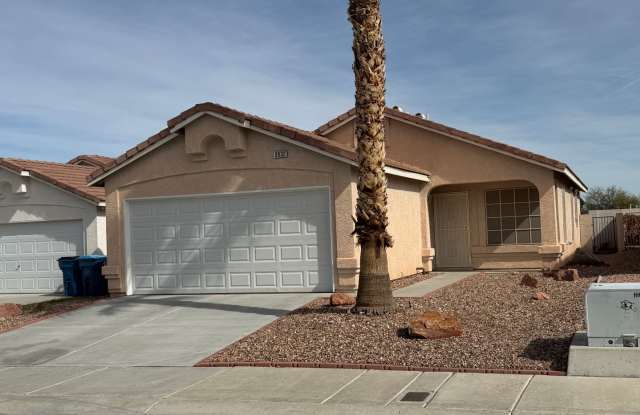 PRISTINE AND SPARKLING CLEAN - READY FOR YOU TO MOVE IN!!! photos photos