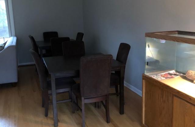 Charming 5 BD/3 BA down the street from Kelley and Luddy! Gallery 4