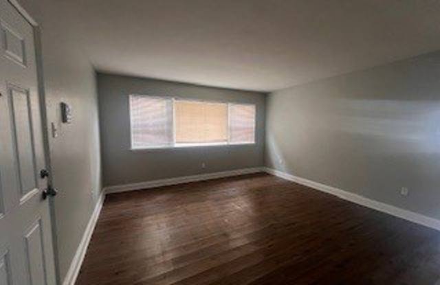 2254 W Garfield Boulevard Gallery 2