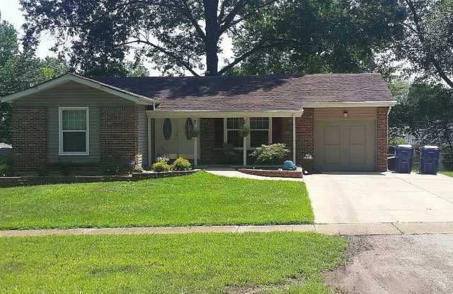 Price Drop! Updated 4 bed 3 bath in Fenton photos photos