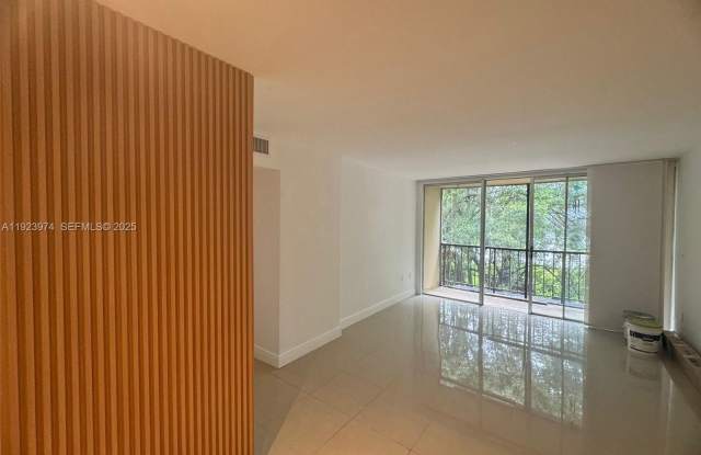 8810 Fontainebleau Blvd photos photos