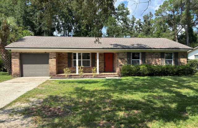Spacious 3-Bed, 2-Bath Home in a Convenient Location photos photos