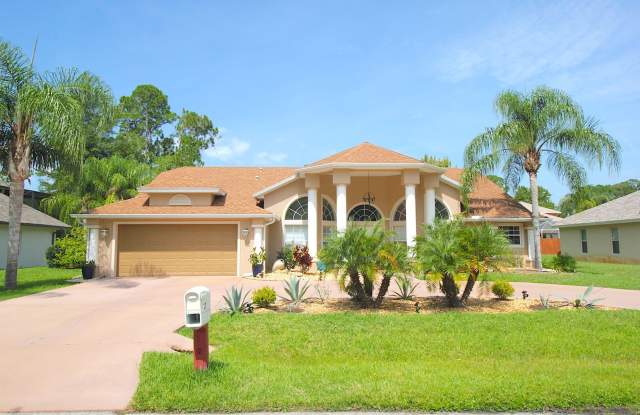 FULLY FENCED !! Gorgeous Furnished 3 Bed 2 Bath Home for Rent in E Section! - 37 Elias Lane, Palm Coast, FL 32164
