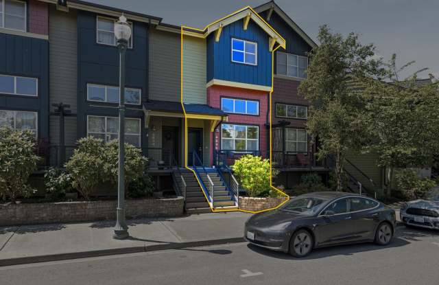 Spacious 2BR/2.5BA Harbour Pointe Townhome with Garage Gallery 4