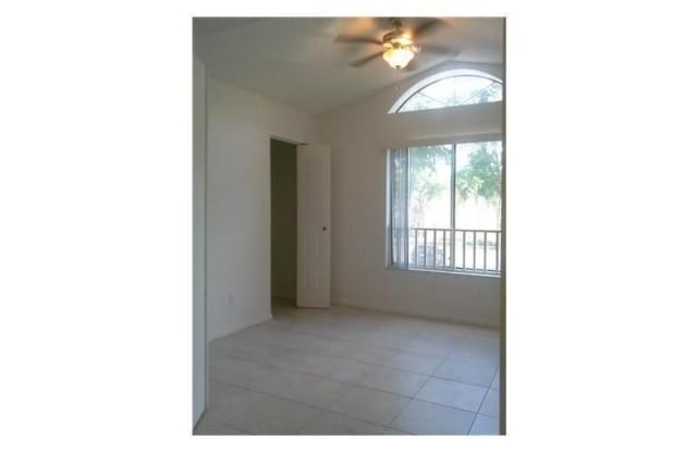 1027 CORAL CLUB DR Gallery 3