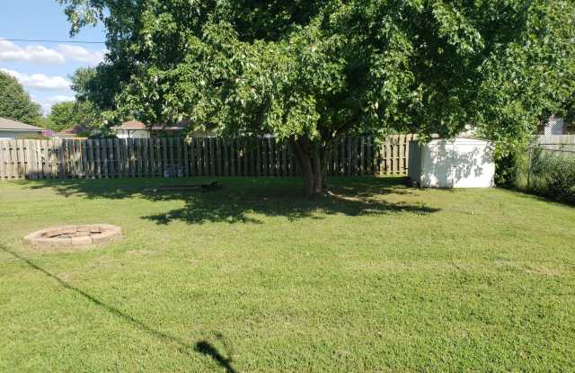 Nice 3 bedroom 2 bath in Farmington - 268 Kelsey Lane, Farmington, AR 72730