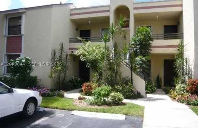 1060 N Hiatus Rd Gallery 1