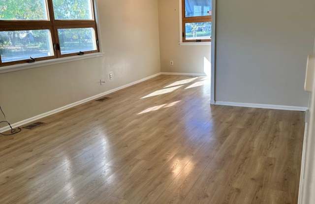 Recently Renovated 2 Bed 1 Bath Gallery 3