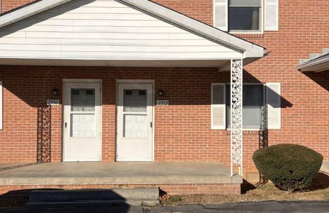 2352 ROOSEVELT Boulevard Gallery 1