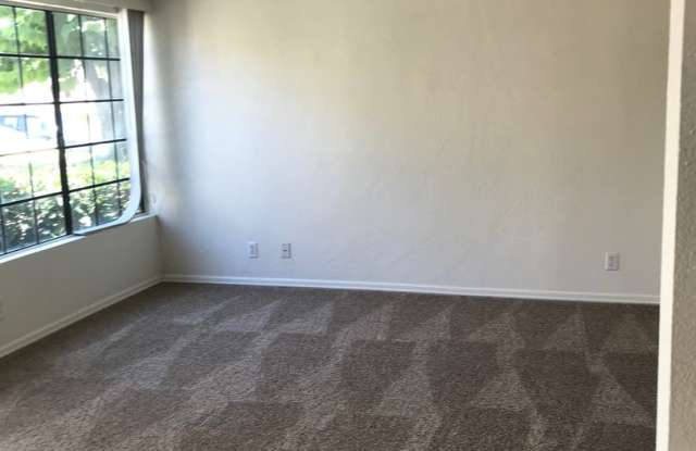 Upgraded 2 Bd Santee Townhome For Lease - 8847 Tamberly Court, Santee, CA 92071