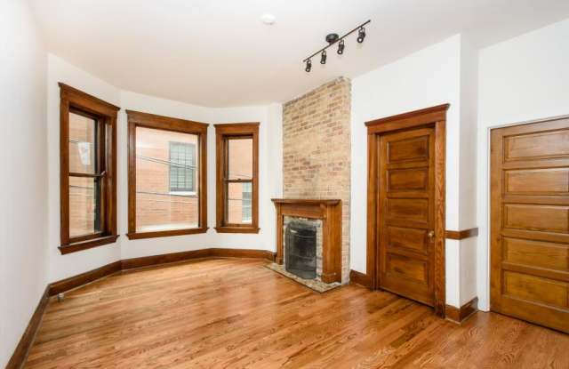 1008 West Altgeld St. photos photos