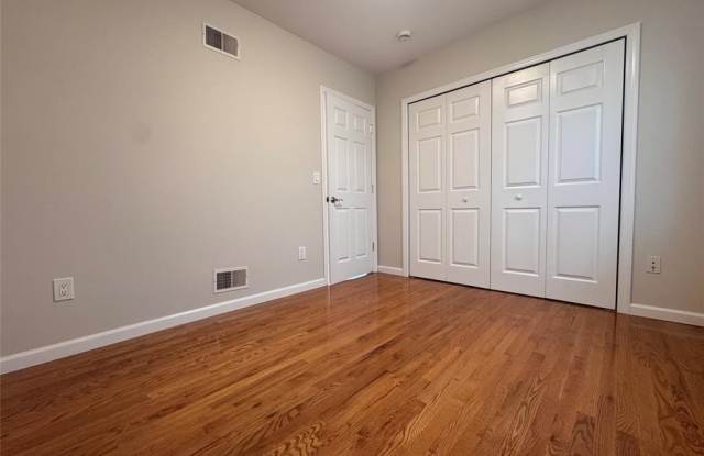 199 Maple Avenue Gallery 3