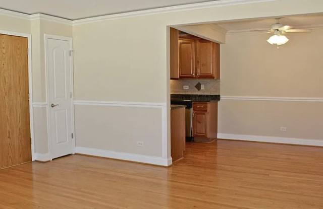 5039 N East River Road Gallery 3