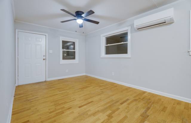 1813 Younger Avenue - B Gallery 4