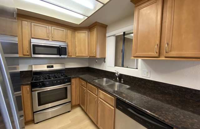 2 Bedroom, 2 Bath, Downstairs Condo! photos photos