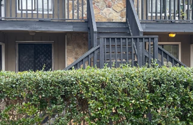 158 Summerwood Drive - 158 Summerwood Drive, Fairburn, GA 30213