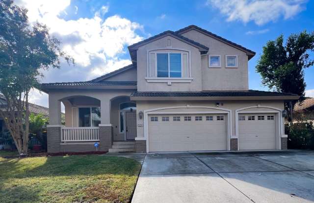 Spacious 5 Bed, 3 Bath Home on Cul-de-sac Lot Gallery 1