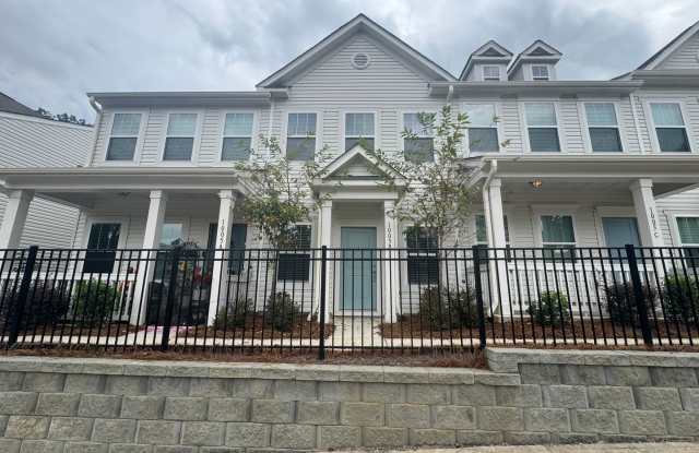 Charming townhome community in Mooresville, off of Main St. 2 br 2.5 ba photos photos