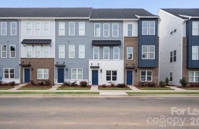 2025 Clarksdale Drive photos photos