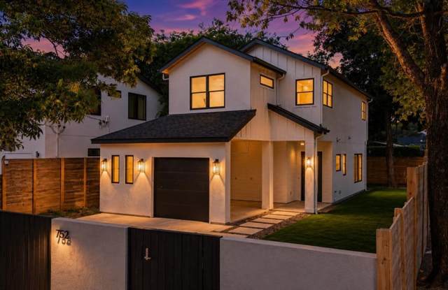 East Austin Style: New Construction, Fenced Yard & Skyline Views Gallery 1