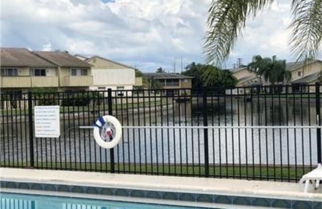 639 SE 13th AVE - 639 SE 13th Ave, Cape Coral, FL 33990