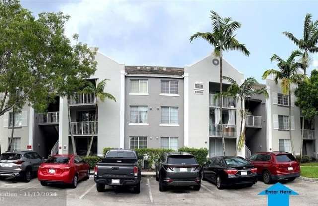 711 SW 111th Way - 711 Southwest 111th Way, Pembroke Pines, FL 33025