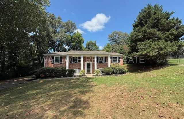 NEWLY UPDATED 4 BEDROOM IN CRESTWOOD HILLS IN W. KNOXVILLE photos photos