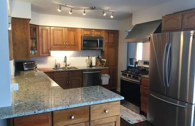 115 New Castle Court - 1 Gallery 2