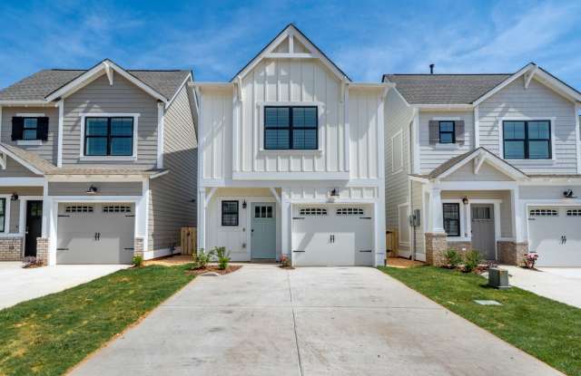 3 Bedroom Home with Elevated Amenities Gallery 1