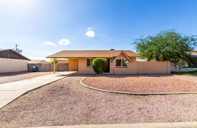 Charming 3bed/2 bath with huge lot photos photos Charming 3bed/2 bath with huge lot photos photos