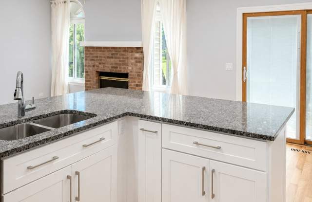 3 Bed / 2.5 Bath Townhome in Sussex Square – Streamwood photos photos 3 Bed / 2.5 Bath Townhome in Sussex Square – Streamwood photos photos
