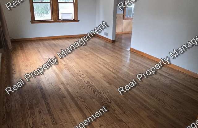 Updated 2 Bedroom Home Gallery 3