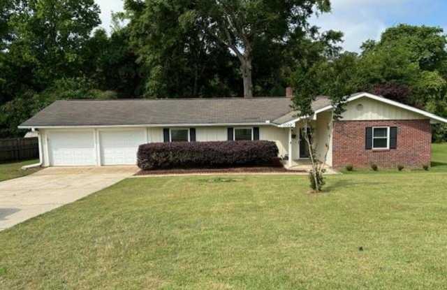 1102 Wimbledon Dr. - 1102 Wimbledon Drive, Dothan, AL 36305