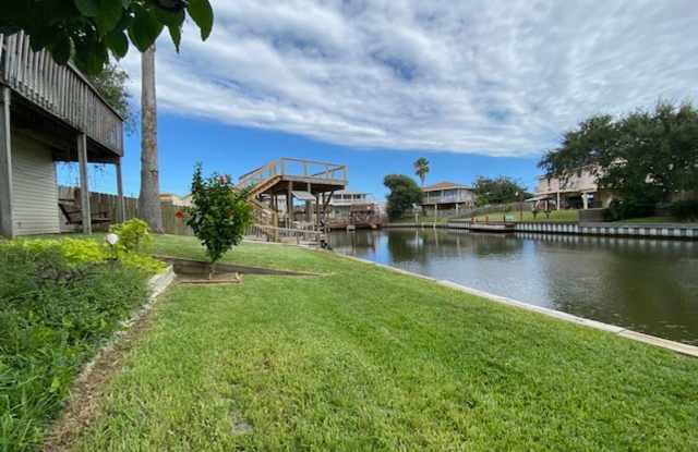 3117 LAGUNA SHORE DR. Gallery 2