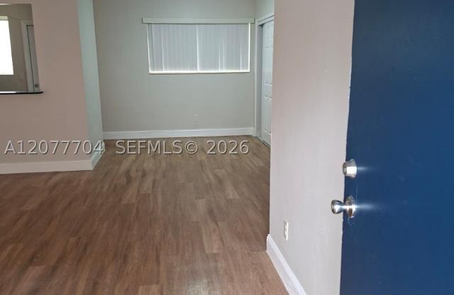 13035 Emerald Dr Gallery 4