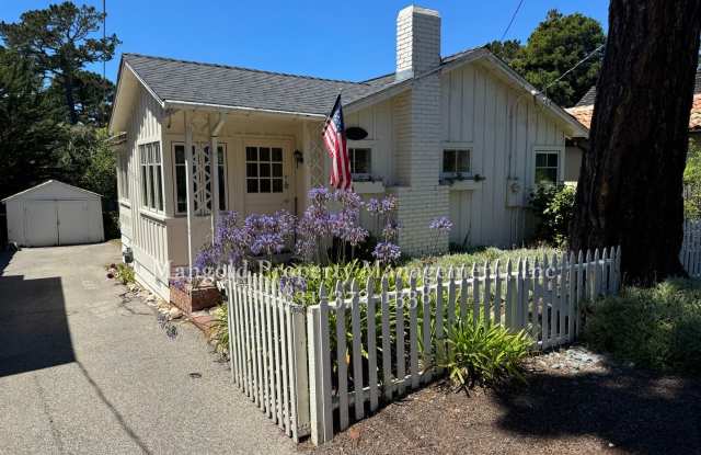 Beautiful 2-Bed 1-Bath Home Located in Carmel-by-the-Sea Neighborhood Gallery 1