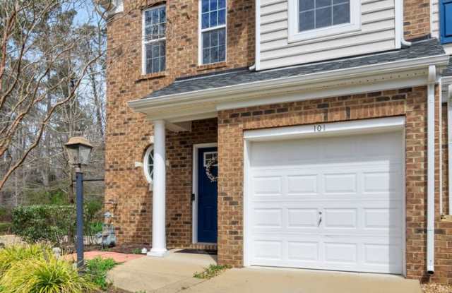 Modern 3 Bedroom Townhome for Rent in Yorktown, VA | Near Bases  Williamsburg photos photos