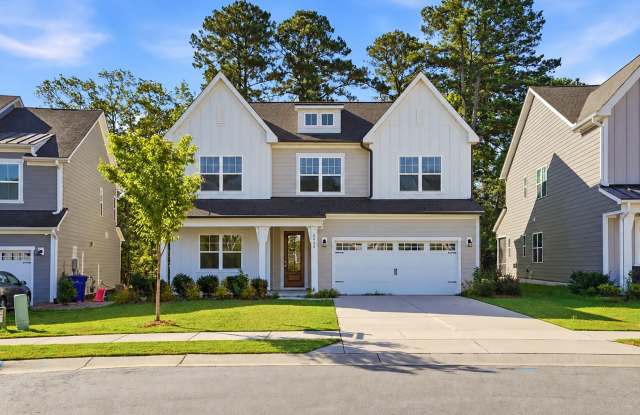 AVAILABLE NOW! BEAUTIFULLY CRAFTED HOME IN FUQUAY-VARINA-  5 BEDROOMS- 4 FULL BATHS -2 STORY HOME Gallery 3