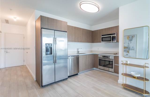 1600 Sw 1st Ave photos photos