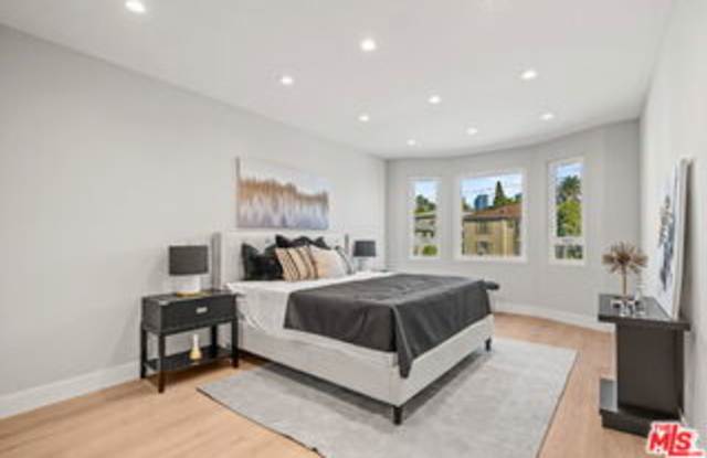 1557 South Beverly Glen Boulevard photos photos