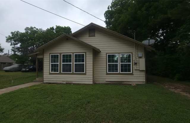 205 Olive Street - 205 Olive Street, Cleburne, TX 76031