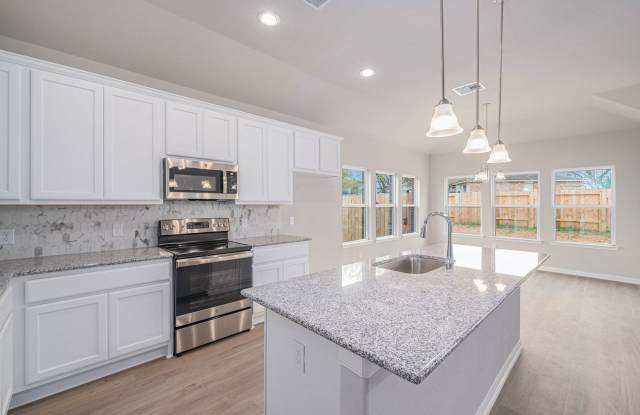 Stunning 4 bedroom home In Lake Conroe Hills Gallery 3