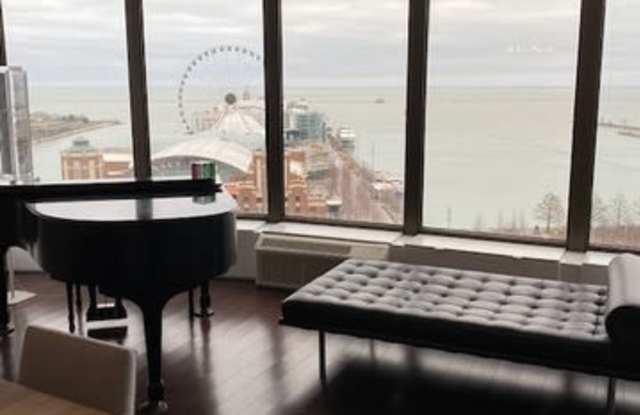 505 North Lake Shore Drive Gallery 3