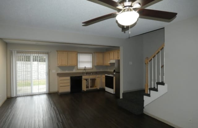 10622 North Locust Court Gallery 3