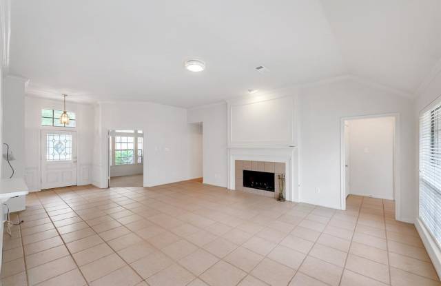2010 Shadow Park Drive Gallery 4