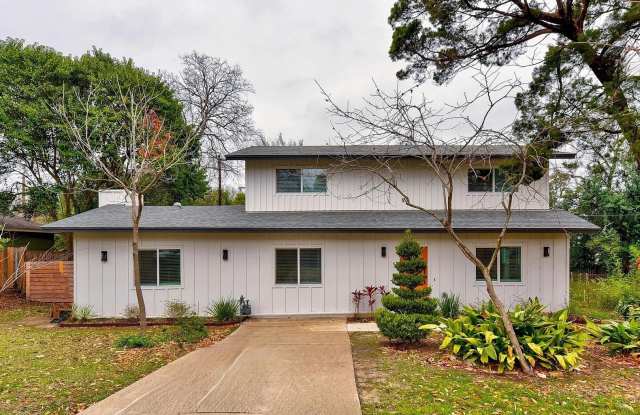 Room in 5 Bedroom Home at Lightsey Rd photos photos